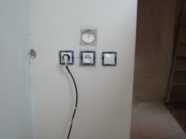 Déplacement de prises et interrupteurs suite à la destruction d'un mur porteur 