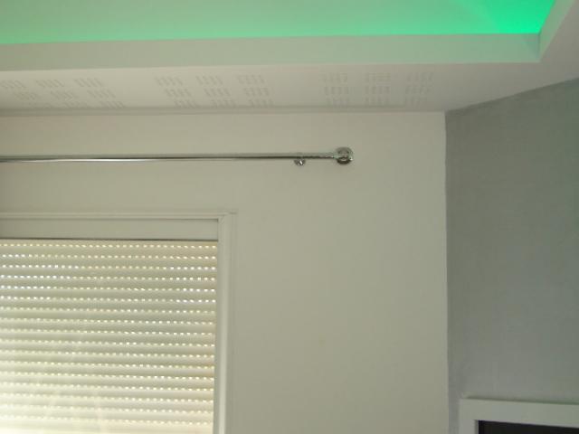 Installation d'un interrupteur variateur pour des spots au plafond 