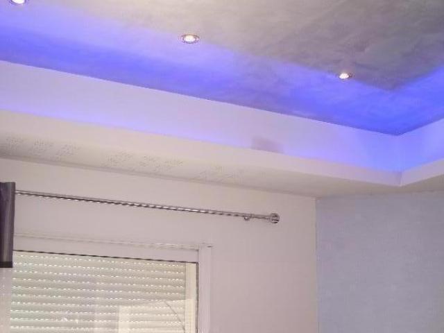 Installation d'un interrupteur variateur pour des spots au plafond 