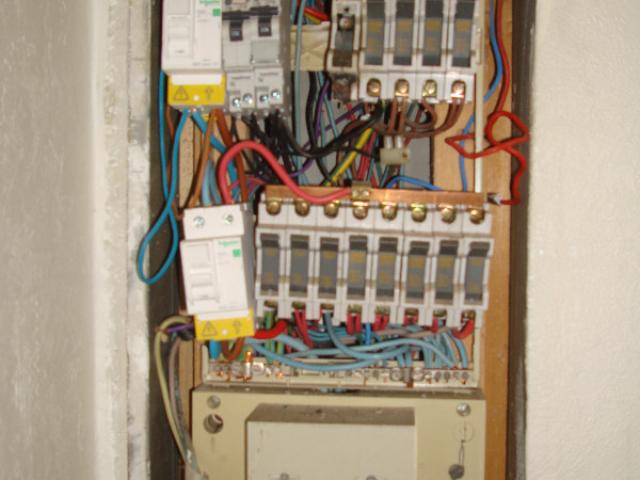 Assurances et installation électrique de votre logement. 