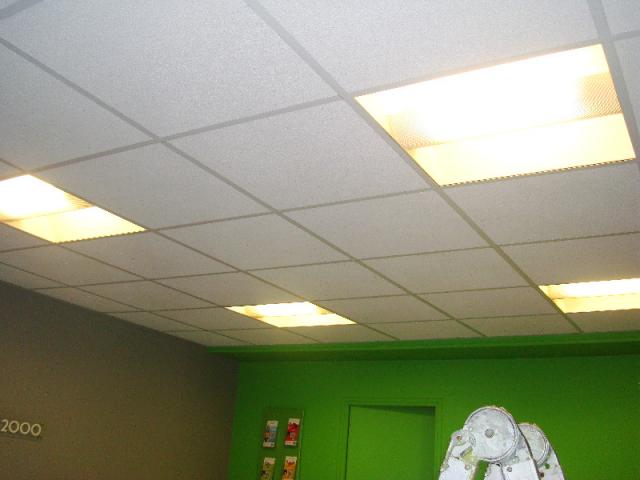 changements des plafonniers pour des dalles LED dans les agences Assu 2000