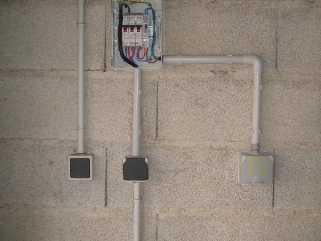 installation d'une prise green up pour la recharge d'une voiture électrique 