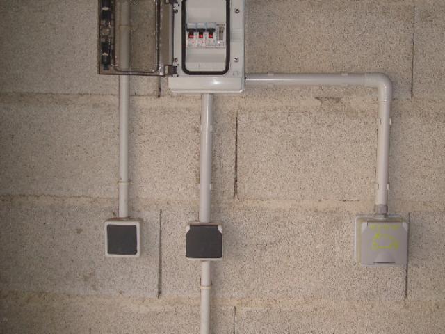 installation d'une prise green up pour la recharge d'une voiture électrique 
